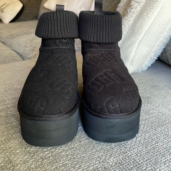 NWT UGG Classic Mini Platform Felted Boot! - Picture 9 of 12